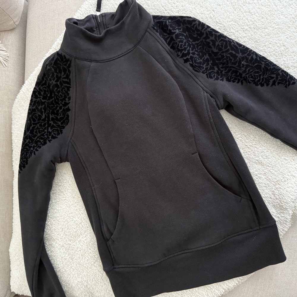 LULULEMON black sweater